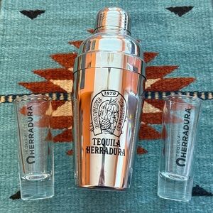 Herradura Metal Cocktail Shaker Set with Two Shot Glasses